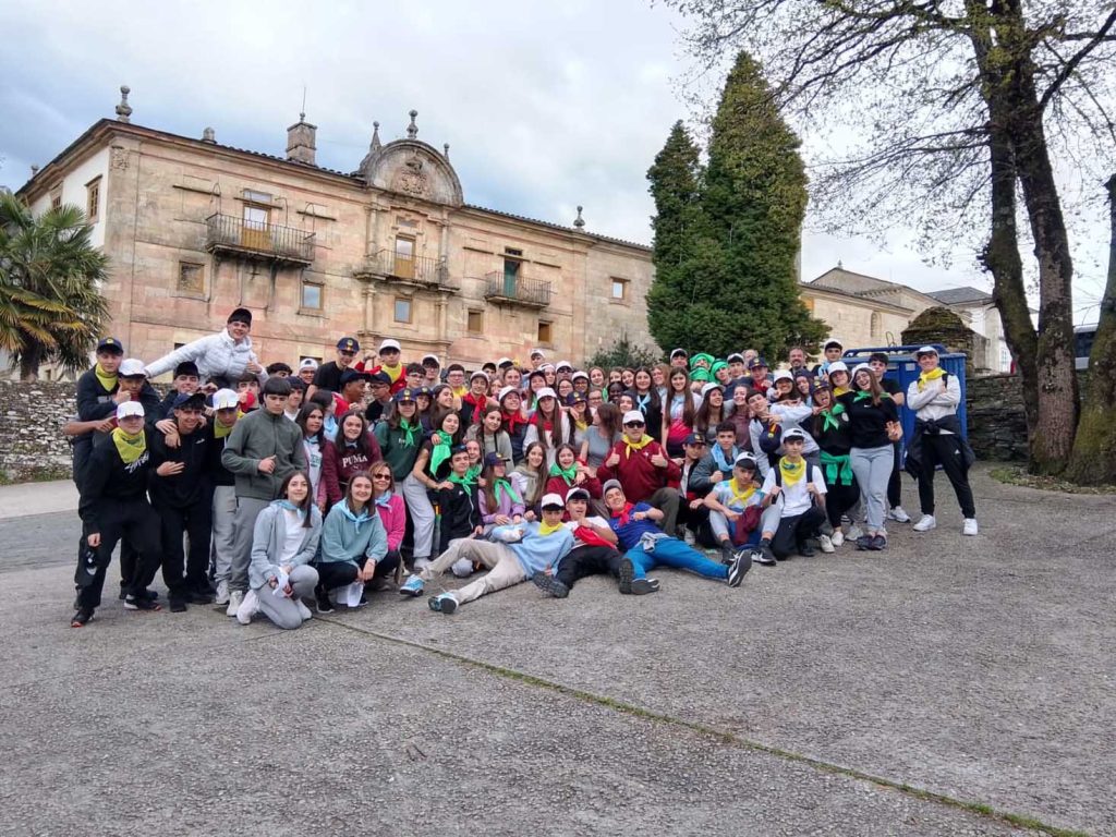 ALUMNOS DEL IES ALTO GUADIANA REALIZAN EL CAMINO DE SANTIAGO